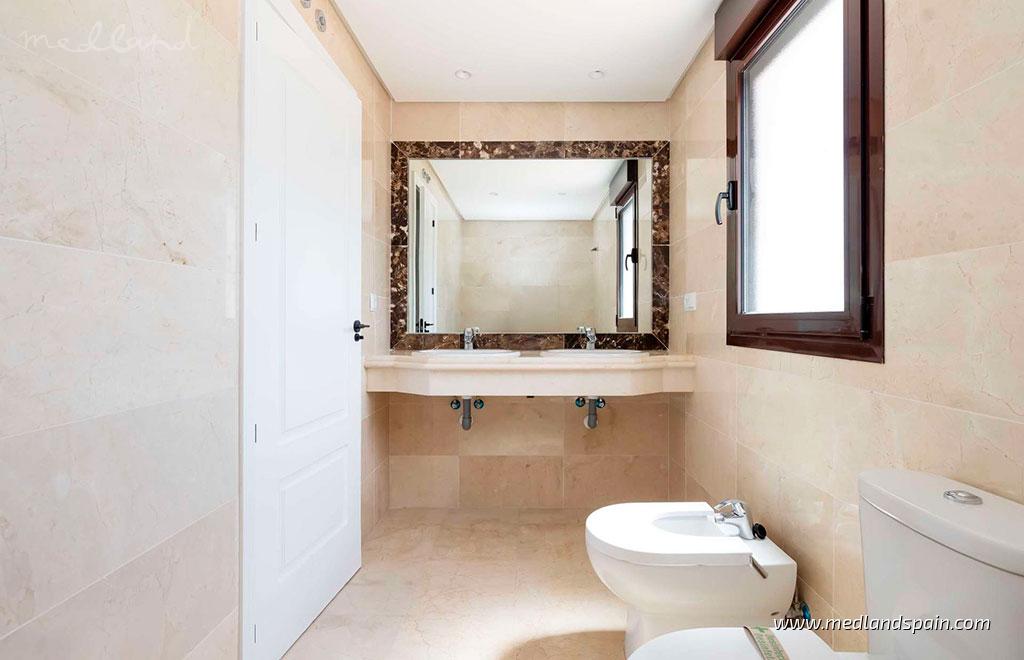 Casa adosada en Estepona, Málaga, España 3 dormitorios, 245 m2 No. 142857