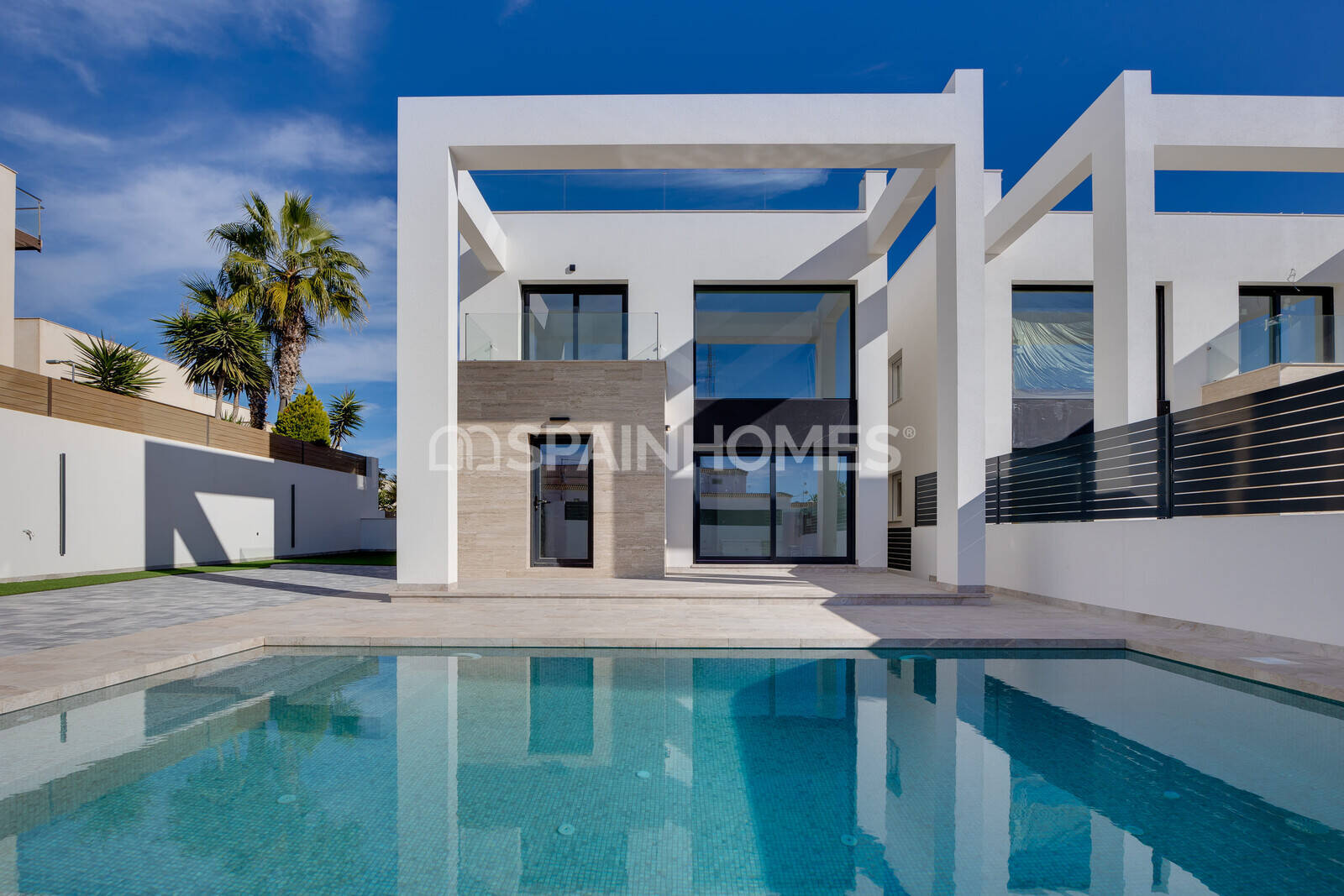Villa a Torrevieja, Alicante, Spagna 4 camere da letto, 202 mq. N° 166861