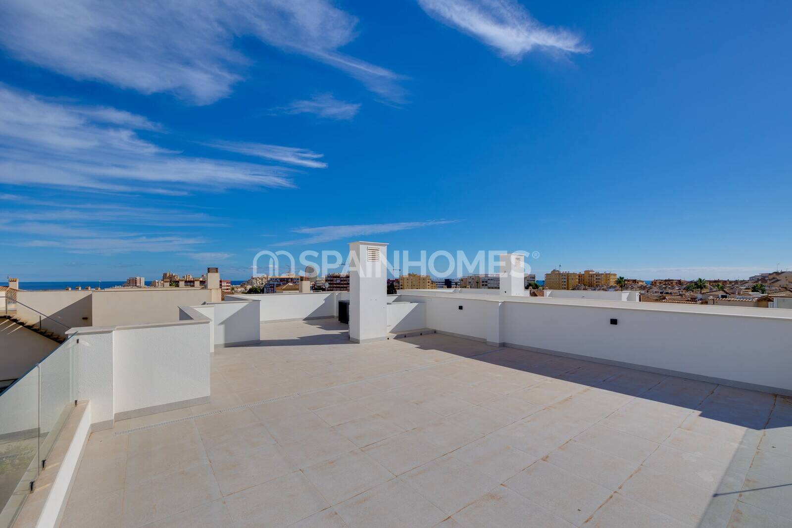 Villa a Torrevieja, Alicante, Spagna 4 camere da letto, 202 mq. N° 166861