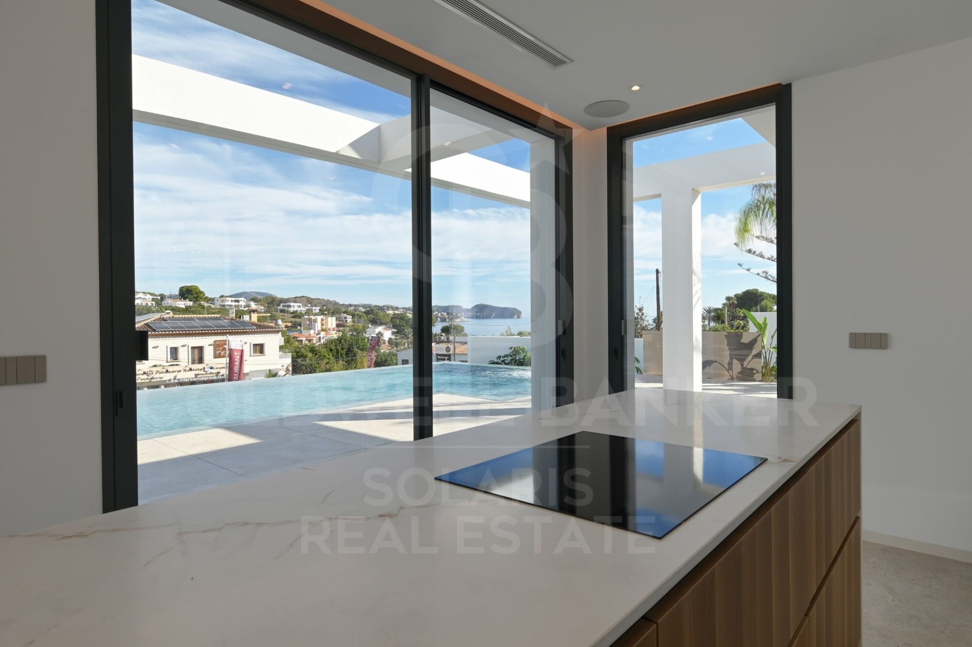 Villa a Benissa, Alicante, Spagna 4 camere da letto, 621 mq. N° 178650