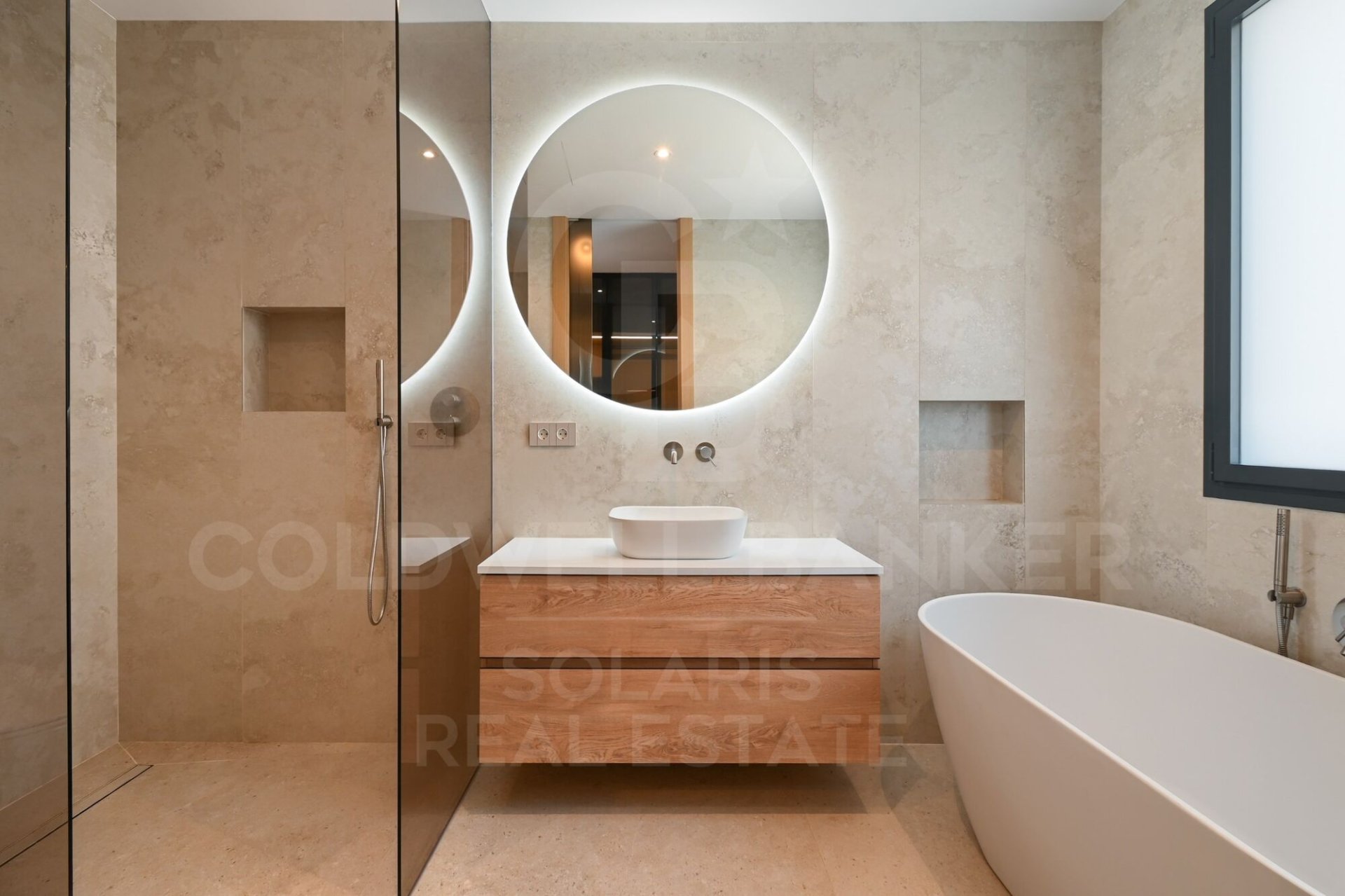 Villa a Benissa, Alicante, Spagna 4 camere da letto, 621 mq. N° 178650