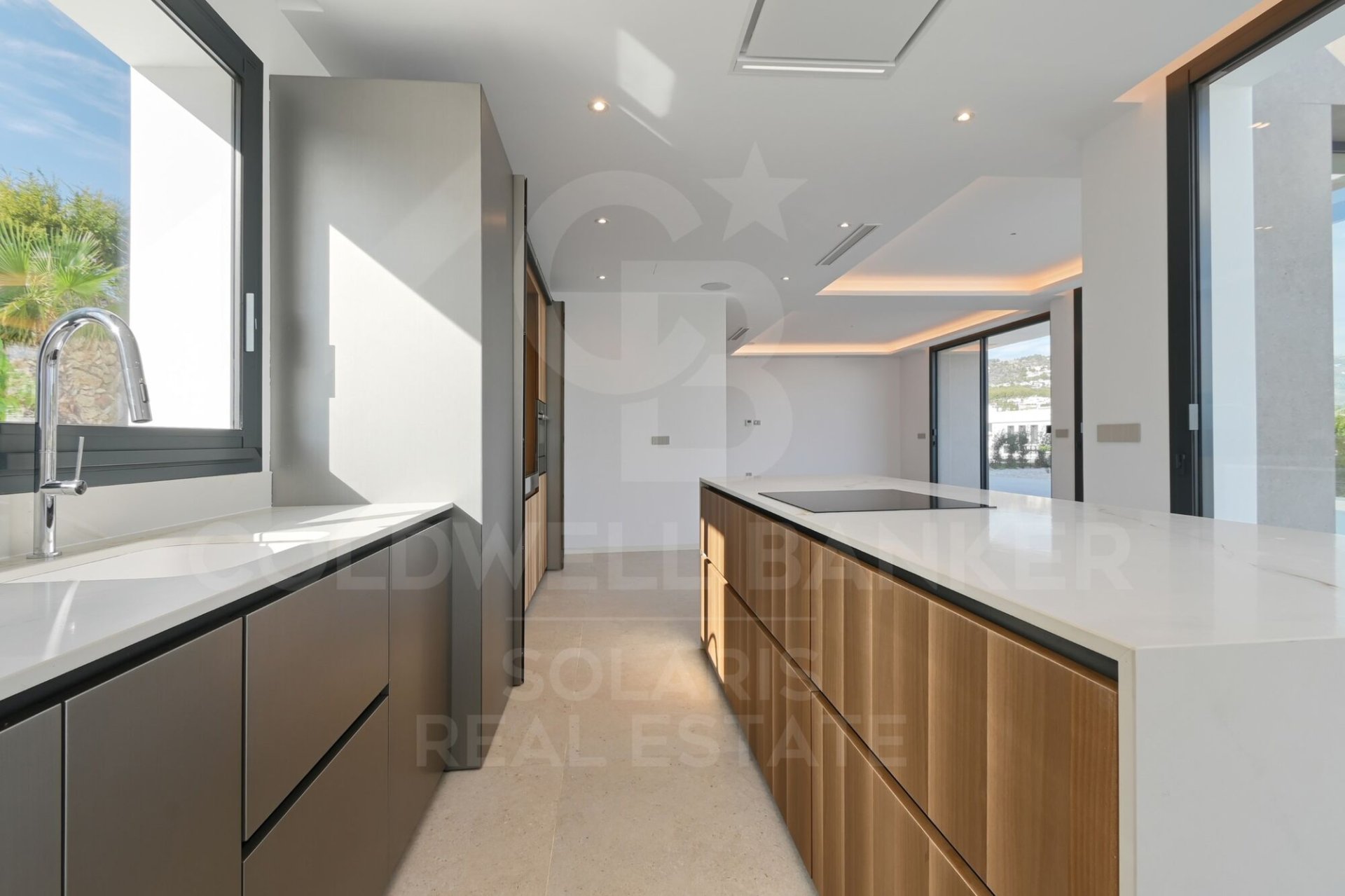 Villa a Benissa, Alicante, Spagna 4 camere da letto, 621 mq. N° 178650