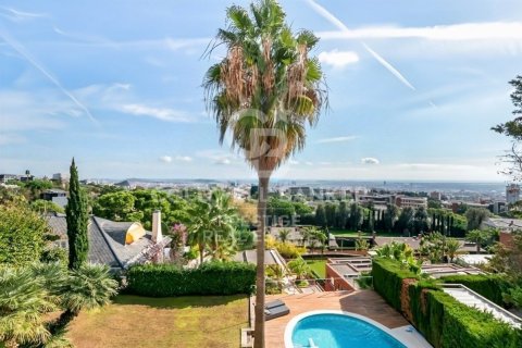 House à Esplugues de Llobregat, Barcelona, Espagne 4 chambres, 452 m2 No. 159655