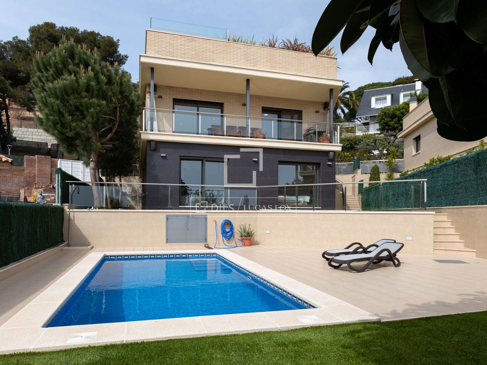 Villa in Premia De Dalt, Barcelona, Spanien 5 Schlafzimmer, 375 m2 Nr. 150276