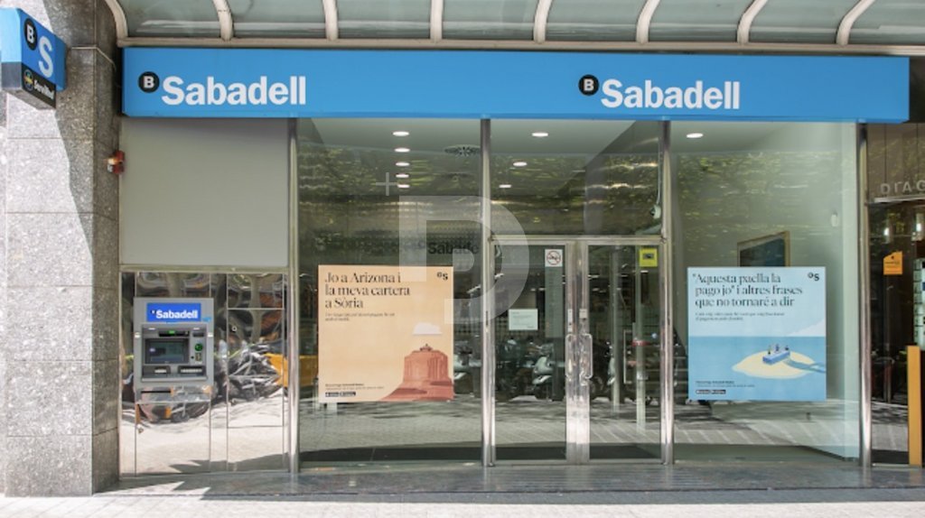 Gewerbeimmobilien in L'Eixample, Barcelona, Spanien 242 m2 Nr. 150196