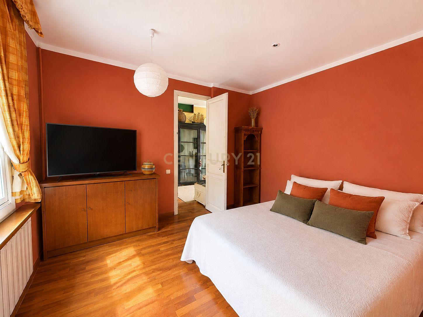 House in Barcelona, Spanien 5 Schlafzimmer, 176 m2 Nr. 196032