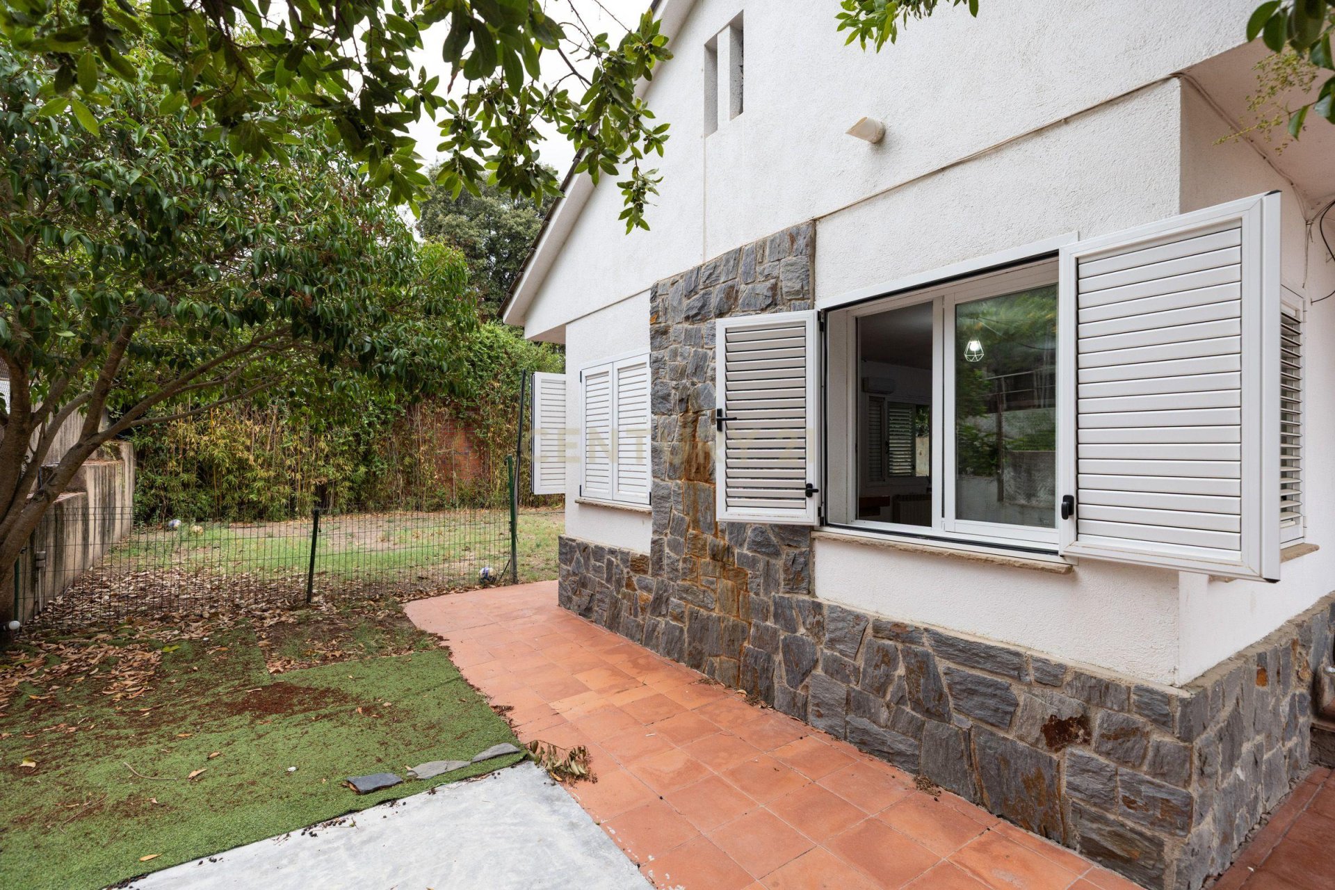 House à Bigues i Riells, Barcelona, Espagne 4 chambres, 242 m2 No. 196034