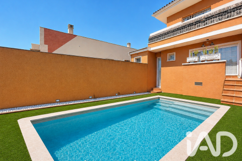 Rindu māja Sant Jaume dels Domenys, Tarragona, Spānijā 4 istabas, 242 m2 Nr. 194324