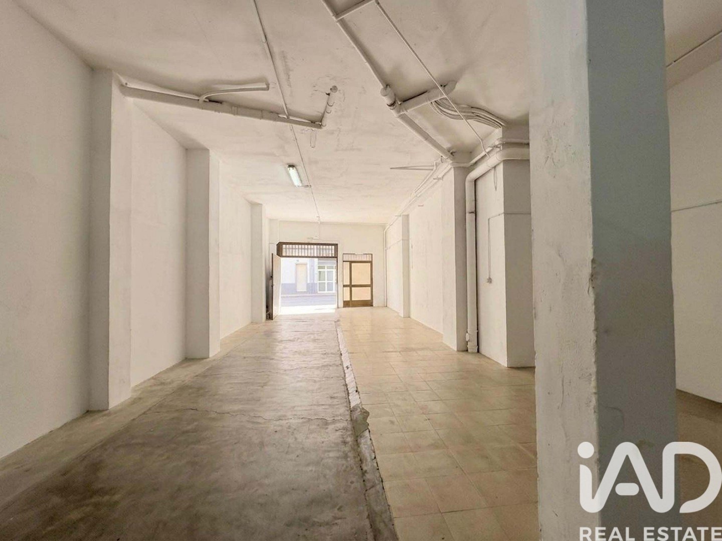 Коммерческая недвижимость в Ллирия, Валенсия, Испания 218м2 №173391