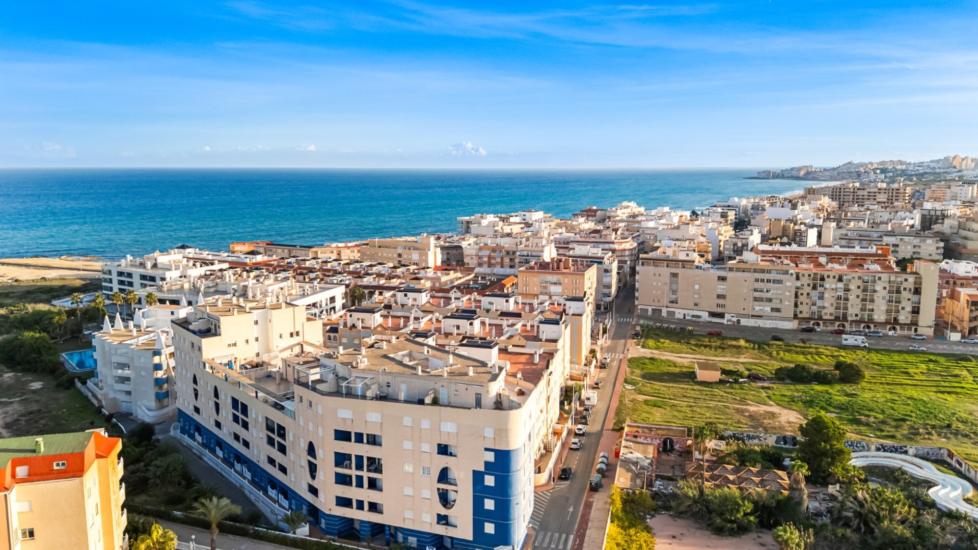 Appartamento a La Mata, Alicante, Spagna 2 camere da letto, 53 mq. N° 190172