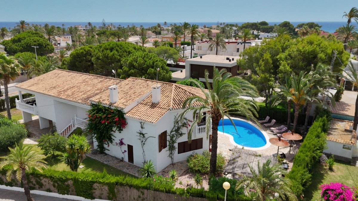 Villa in Cabo Roig, Alicante, Spanien 4 Schlafzimmer, 300 m2 Nr. 190173