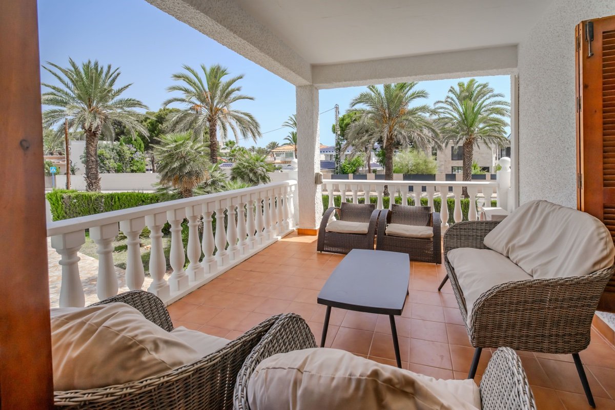Villa in Cabo Roig, Alicante, Spanien 4 Schlafzimmer, 300 m2 Nr. 190173