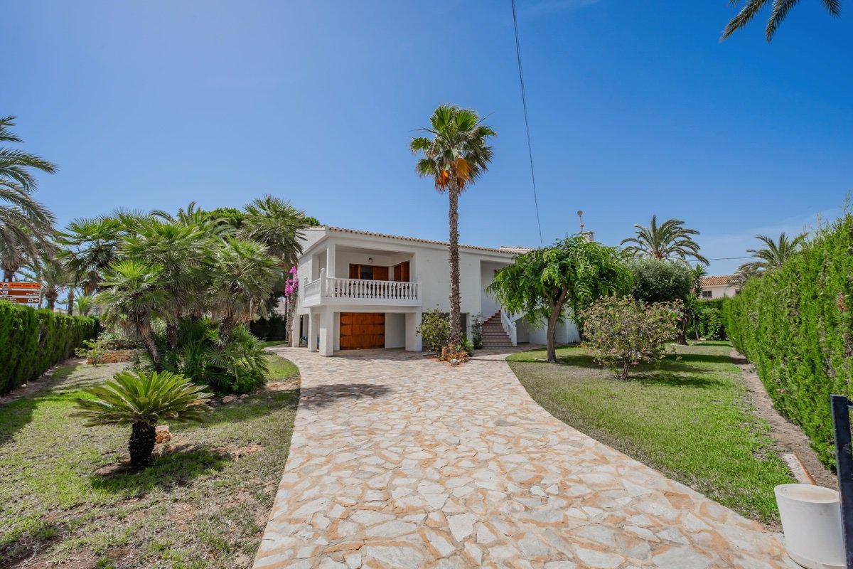 Villa in Cabo Roig, Alicante, Spanien 4 Schlafzimmer, 300 m2 Nr. 190173