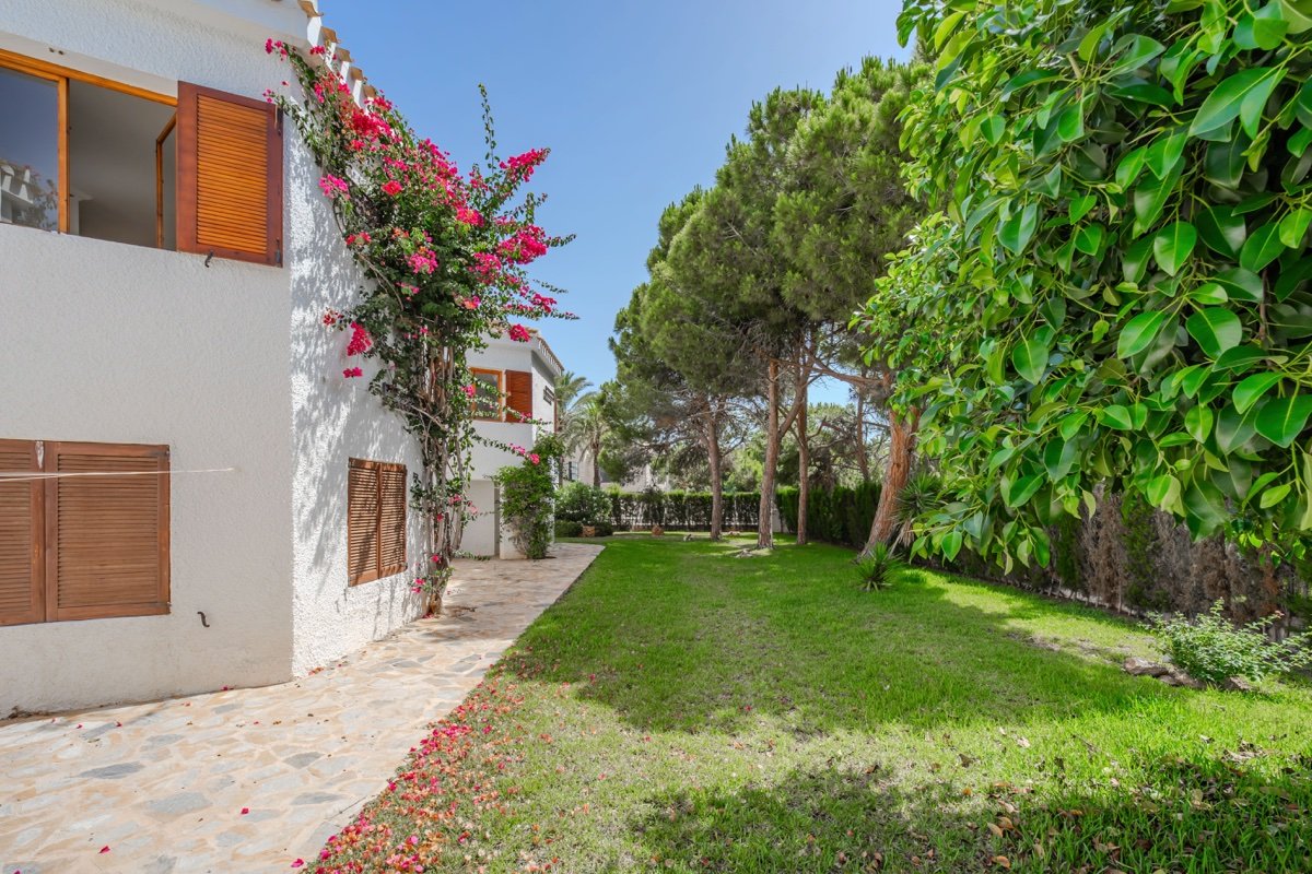 Villa in Cabo Roig, Alicante, Spanien 4 Schlafzimmer, 300 m2 Nr. 190173