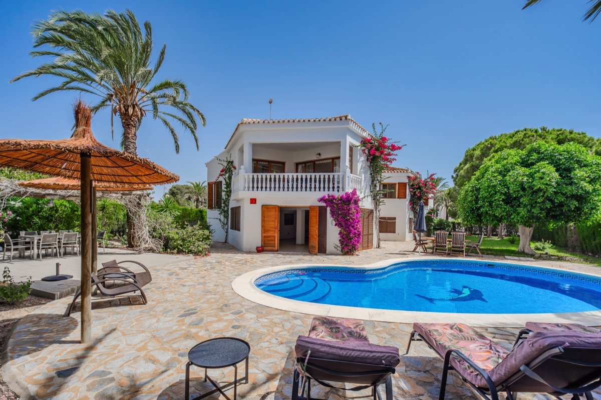Villa in Cabo Roig, Alicante, Spanien 4 Schlafzimmer, 300 m2 Nr. 190173
