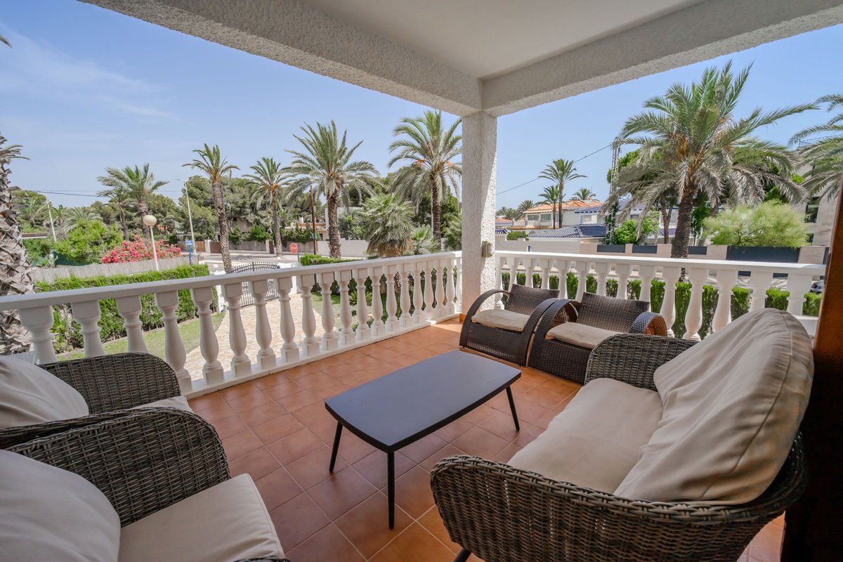 Villa in Cabo Roig, Alicante, Spanien 4 Schlafzimmer, 300 m2 Nr. 190173