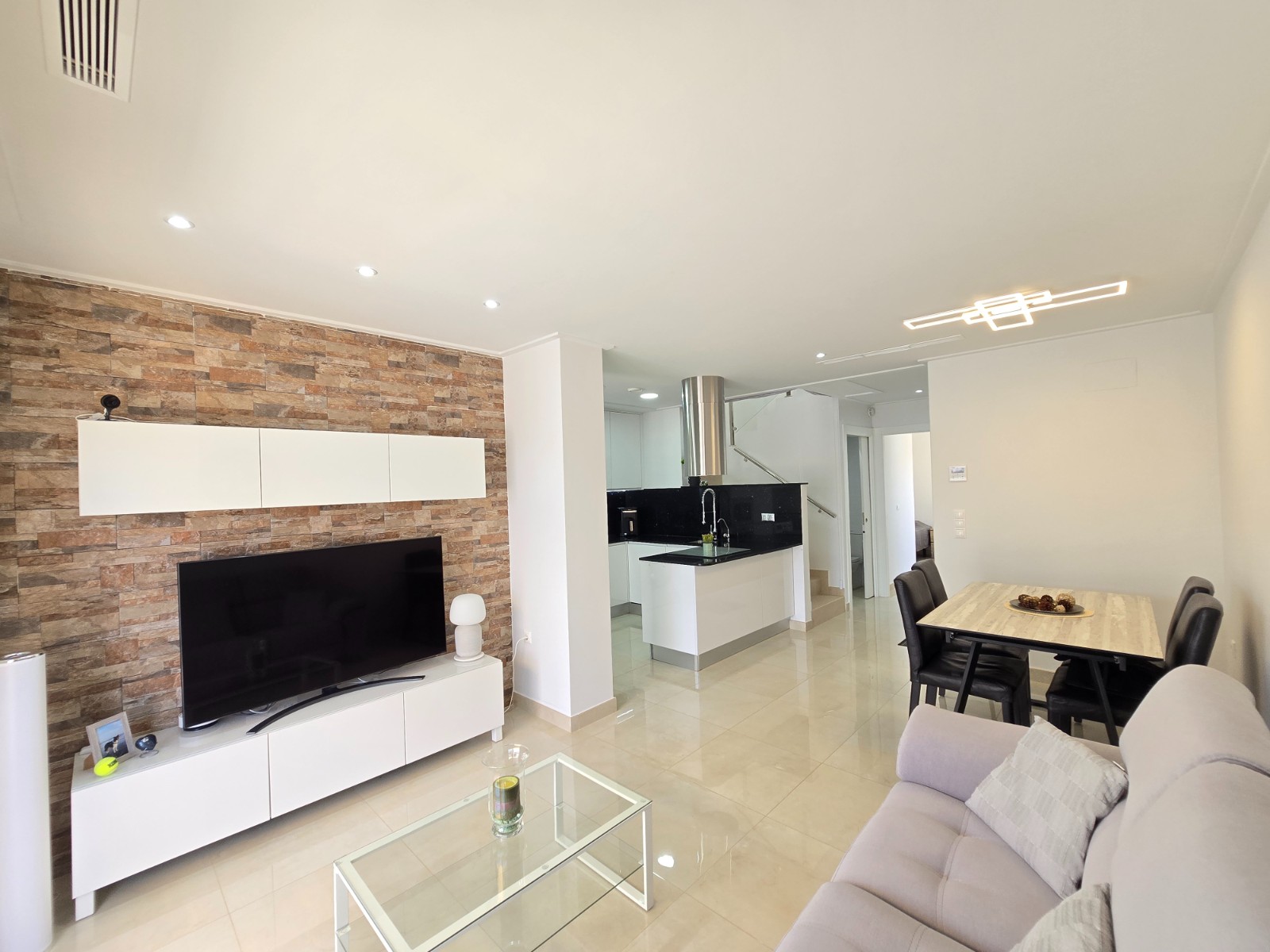 Villa Alicante, Spānijā 3 istabas, 107 m2 Nr. 173860