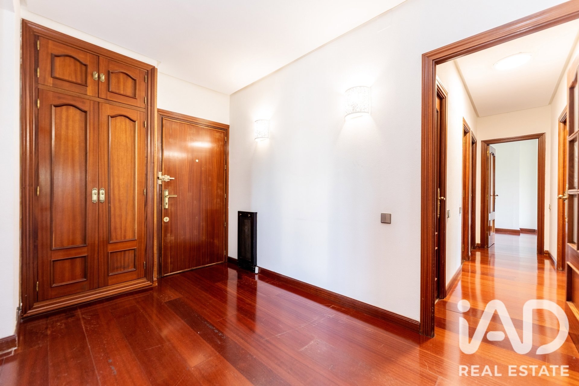 Huoneisto Madrid, Espanja 5 makuuhuonetta, 201 m2 No. 187686