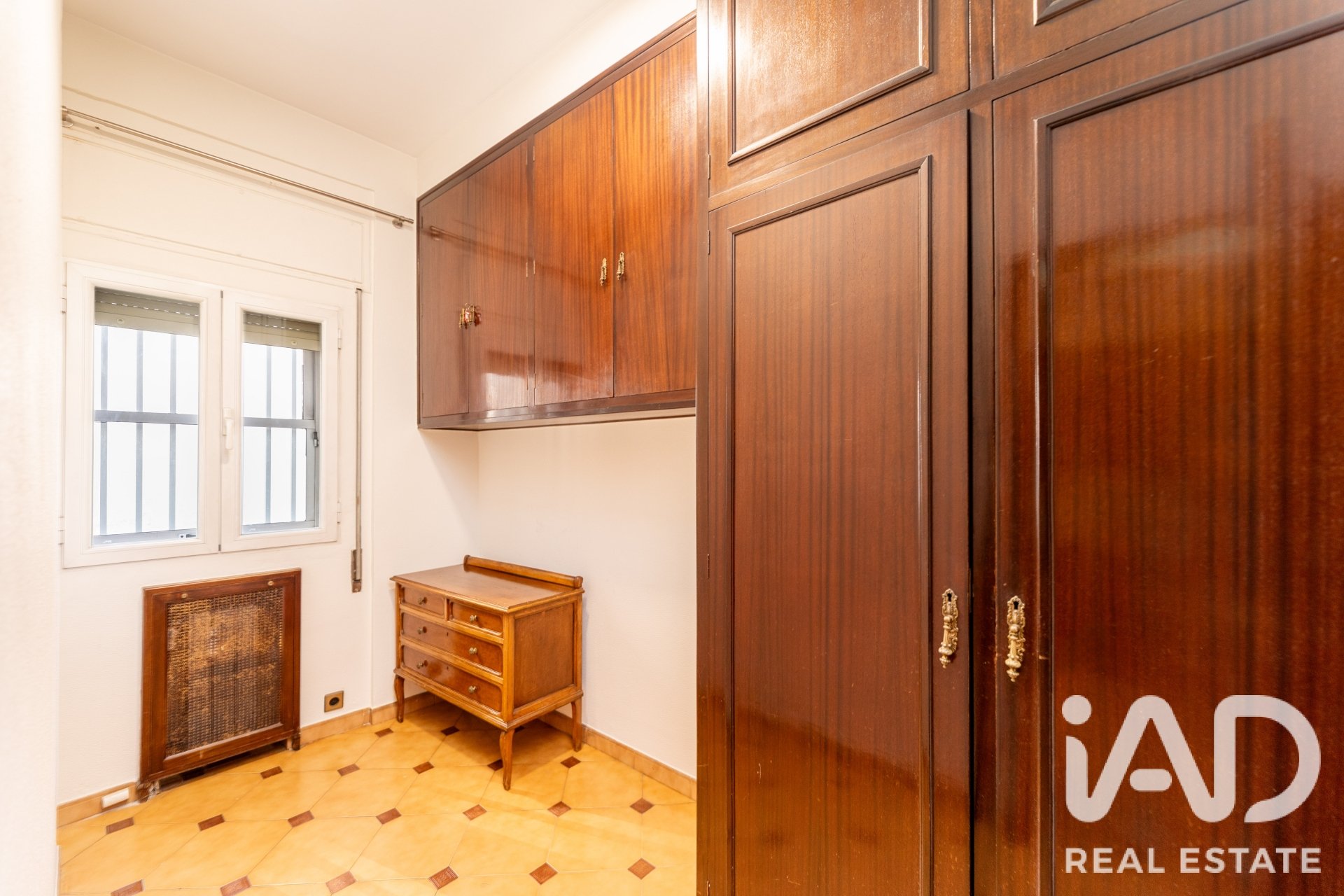 Huoneisto Madrid, Espanja 5 makuuhuonetta, 201 m2 No. 187686