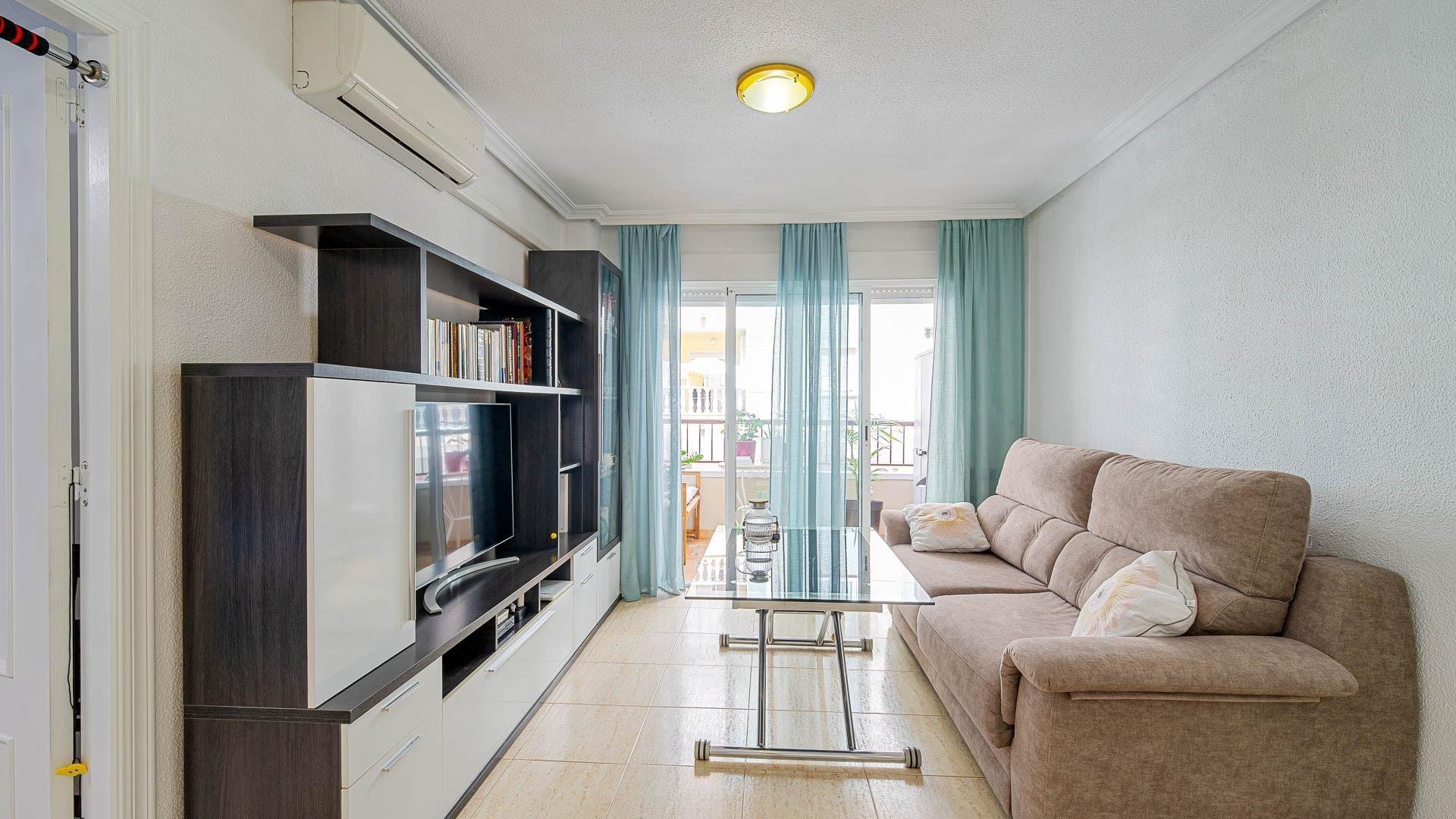 Appartamento a Torrevieja, Alicante, Spagna 2 camere da letto, 65 mq. N° 195240