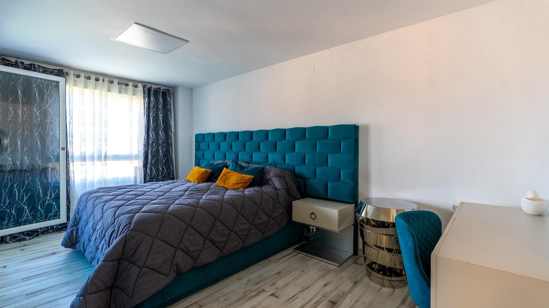 Penthouse in Alicante, Spain 5 bedrooms, 253 sq.m. No. 177537