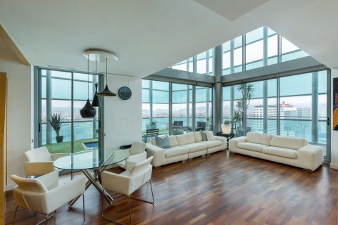 Wohnung in Barcelona, Spanien 4 Schlafzimmer, 246 m2 Nr. 154583