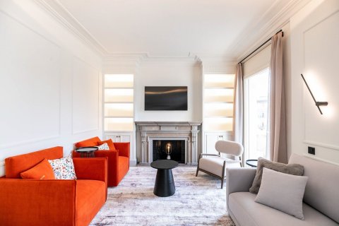 Apartment à Barcelona, Espagne 4 chambres,  No. 141033