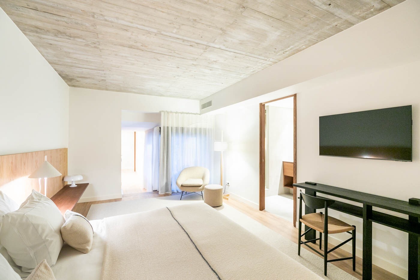Apartment in Barcelona, Spain 3 bedrooms,  No. 141034