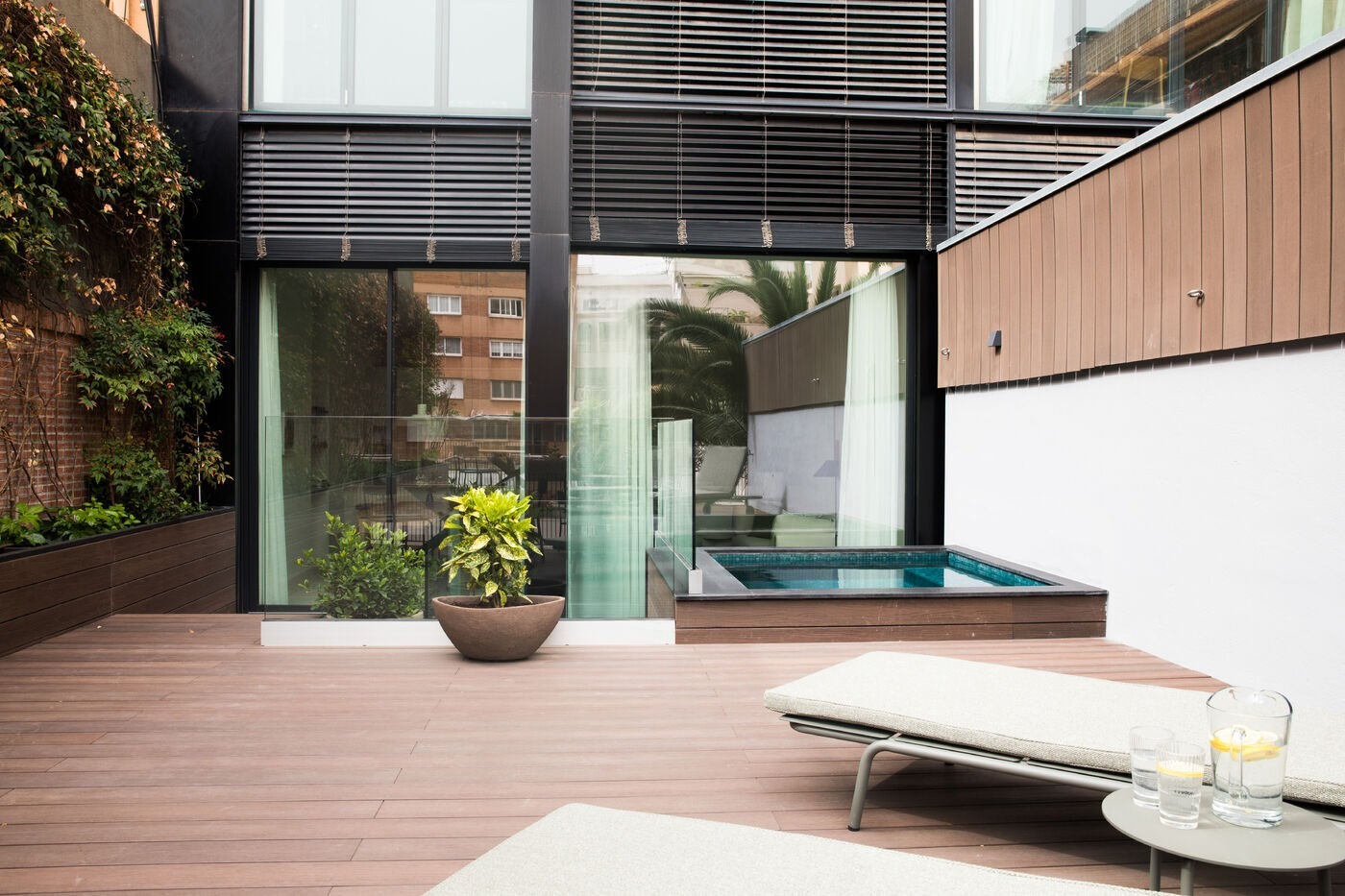 Apartment in Barcelona, Spain 3 bedrooms,  No. 141034