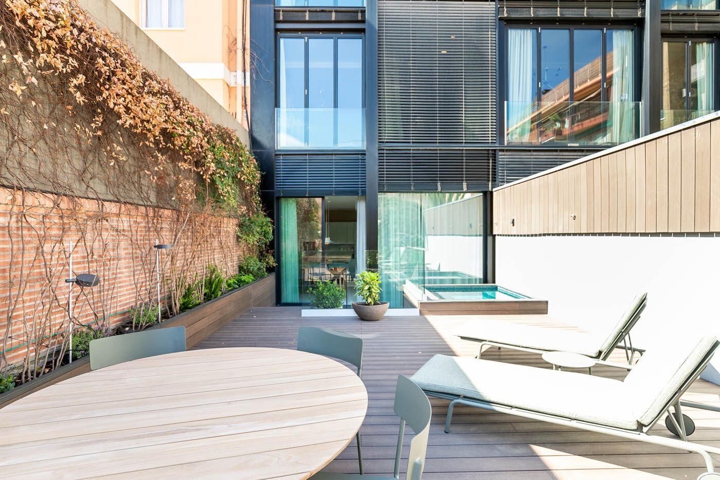 Apartment in Barcelona, Spain 3 bedrooms,  No. 141034