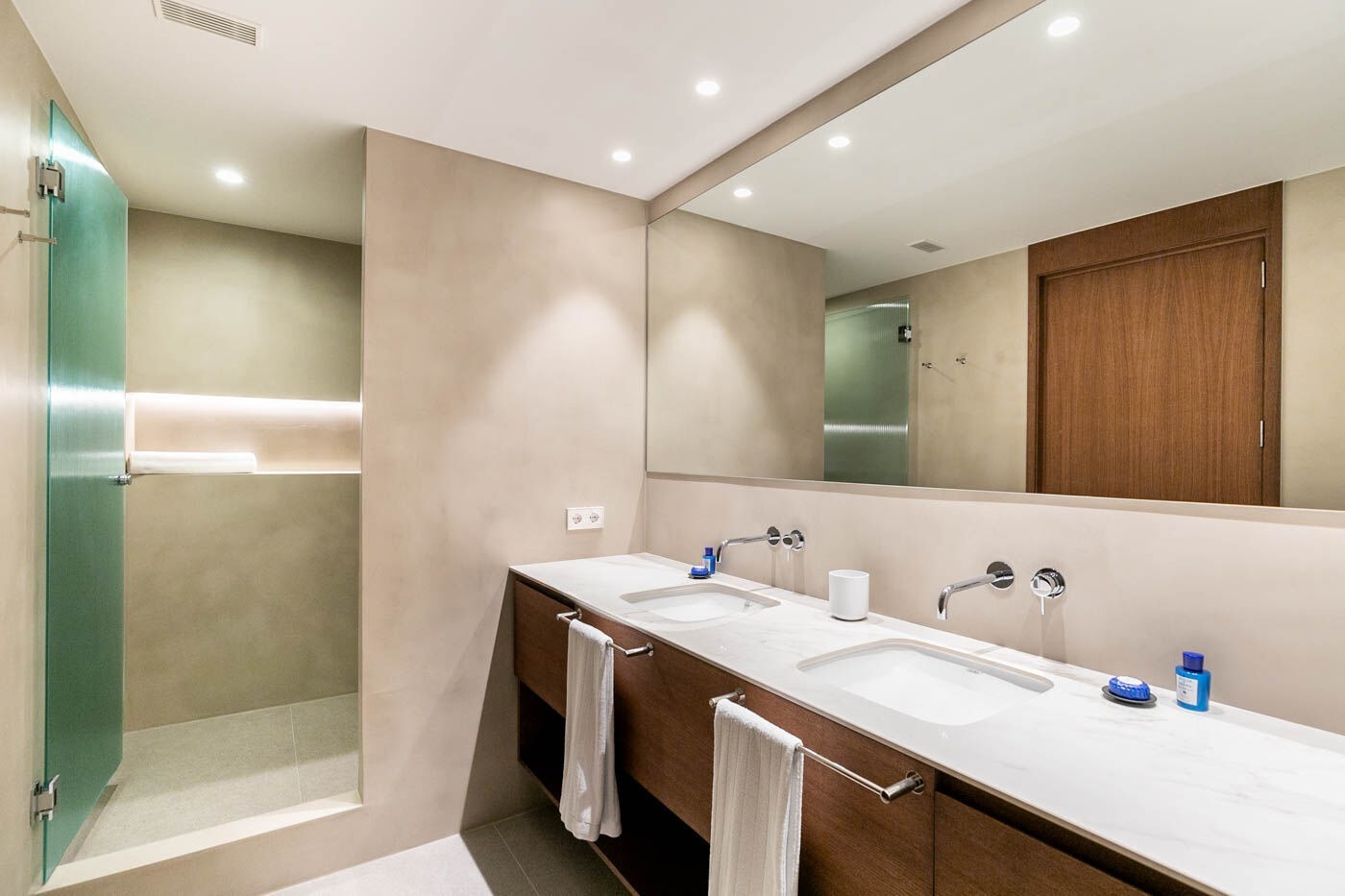 Apartment in Barcelona, Spain 3 bedrooms,  No. 141034
