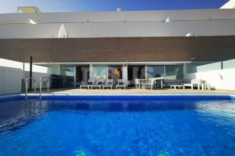 Apartment in Adeje, Tenerife, Spain 2 bedrooms, 486 sq.m. No. 102944