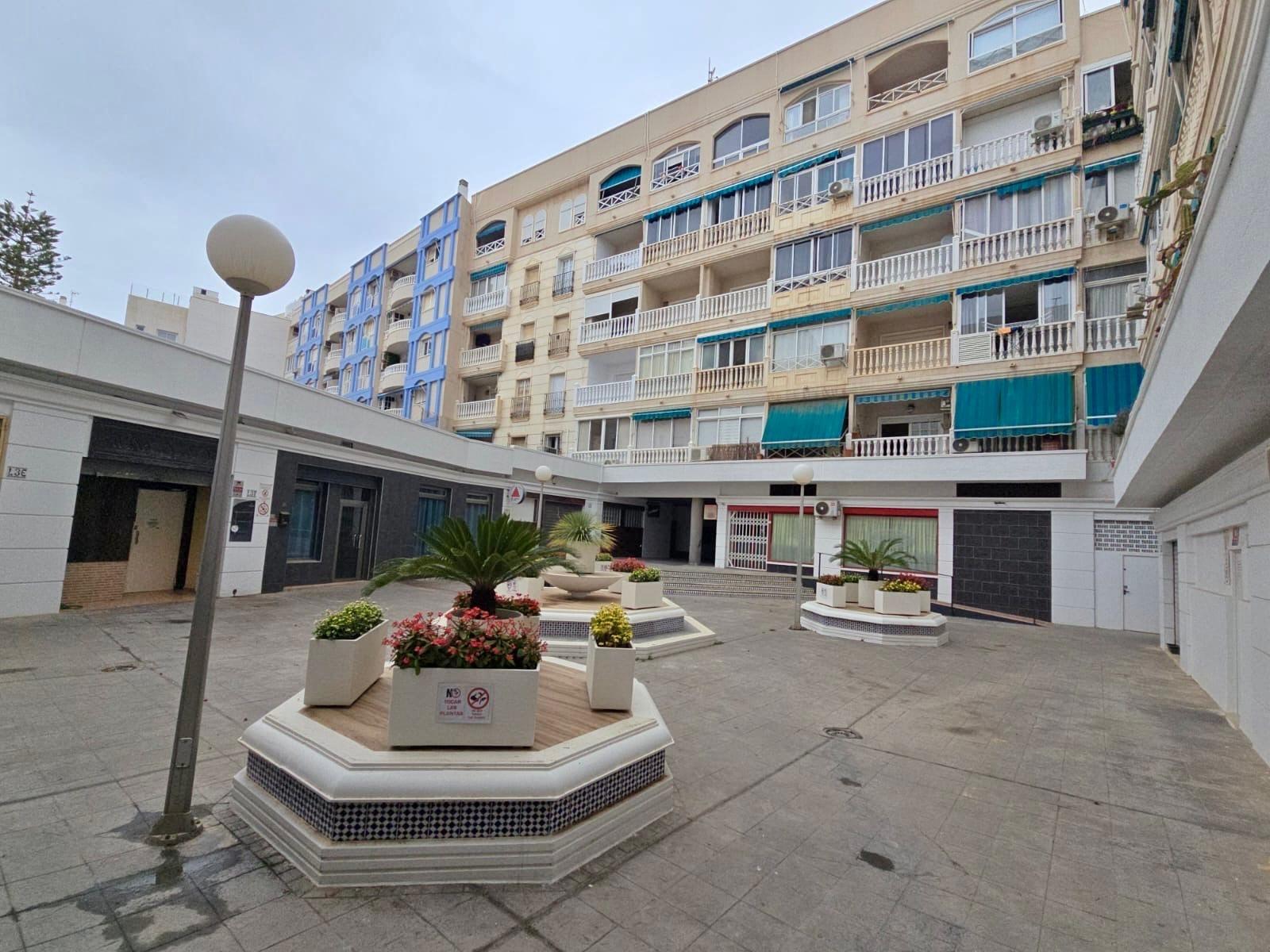 Apartment in Torrevieja, Alicante, Spain 37 sq.m. No. 182992