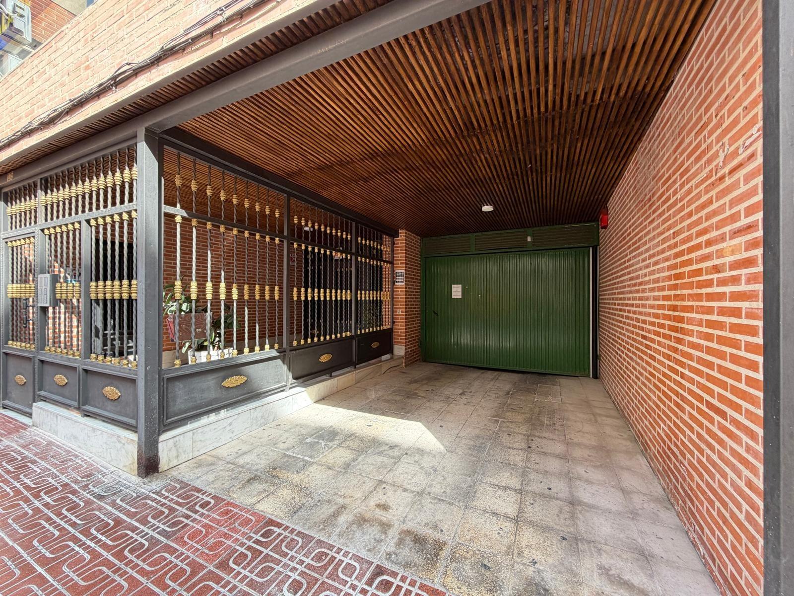 Garage in Torrevieja, Alicante, Spain 26 sq.m. No. 182995