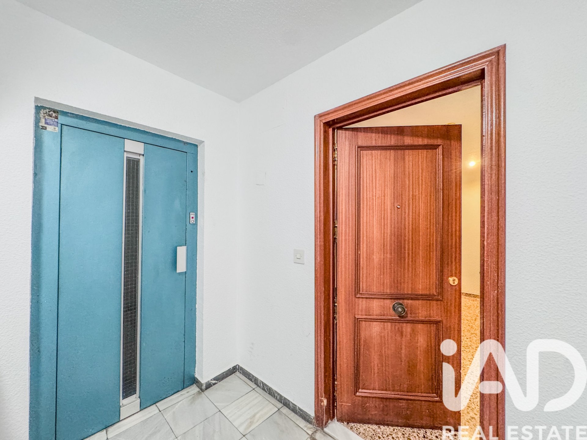 Huoneisto Elche, Alicante, Espanja 5 makuuhuonetta, 105 m2 No. 172391