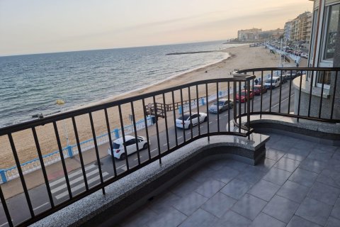 Apartment in Torrevieja, Alicante, Spain 3 bedrooms, 120 sq.m. No. 189664
