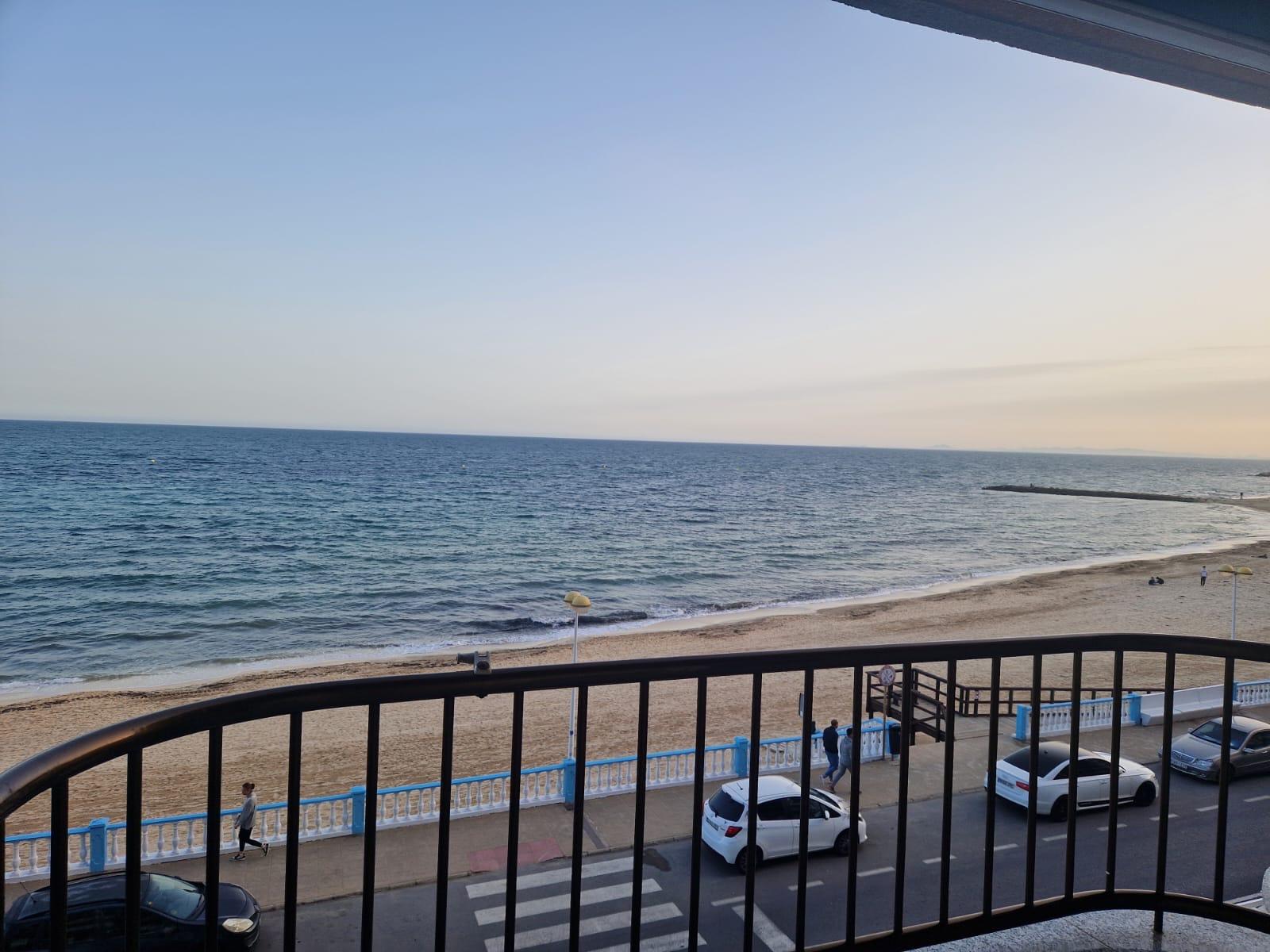 Apartamento en Torrevieja, Alicante, España 3 dormitorios, 120 m2 No. 189664