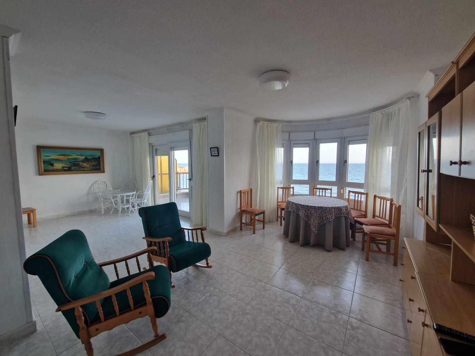 Apartamento en Torrevieja, Alicante, España 3 dormitorios, 120 m2 No. 189664