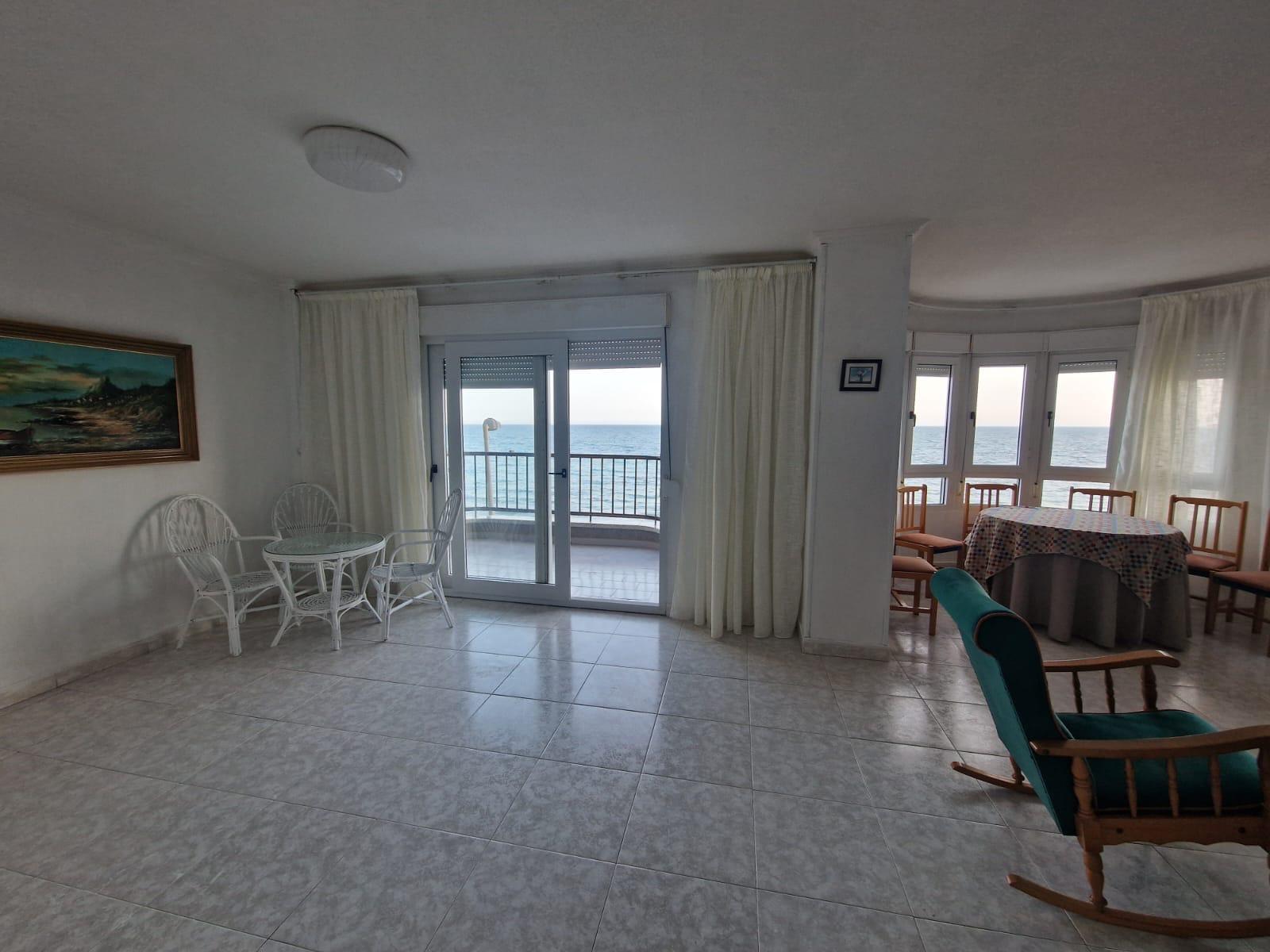 Apartamento en Torrevieja, Alicante, España 3 dormitorios, 120 m2 No. 189664