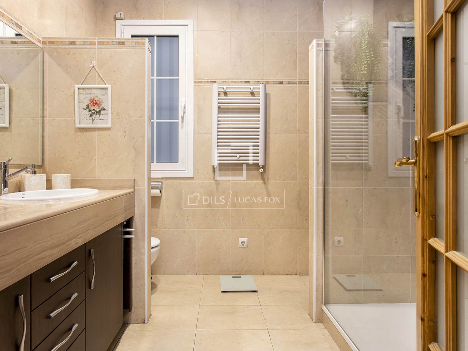 Apartment in Barcelona, Spain 3 bedrooms, 137 sq.m. No. 192741