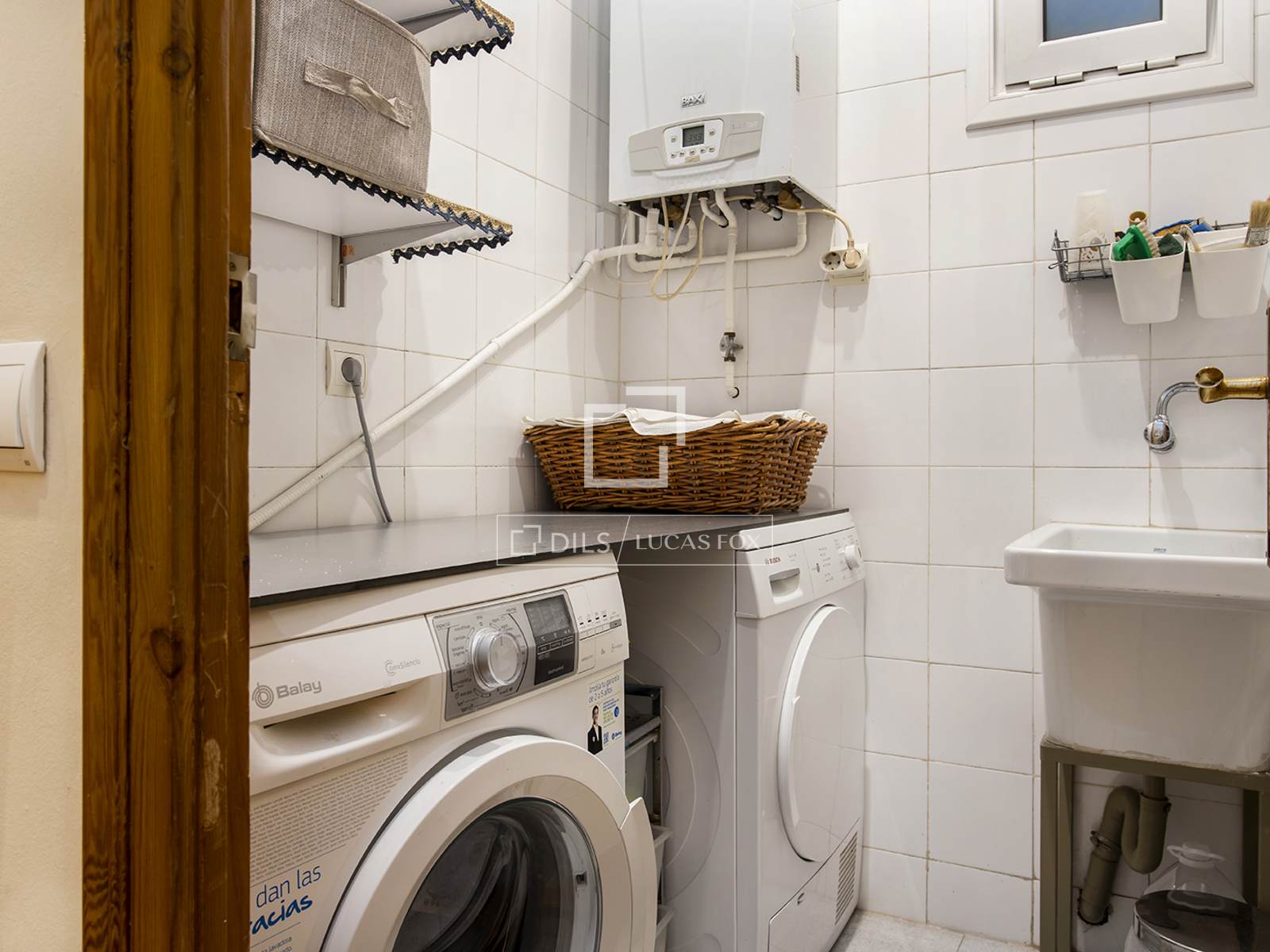 Apartment in Barcelona, Spain 3 bedrooms, 137 sq.m. No. 192741