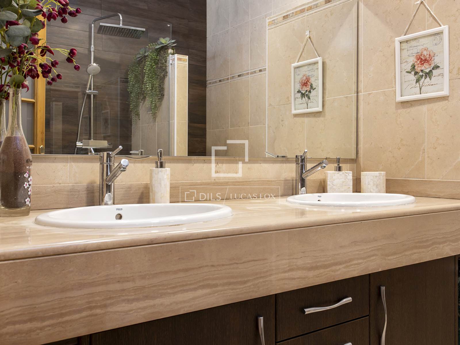 Apartment in Barcelona, Spain 3 bedrooms, 137 sq.m. No. 192741