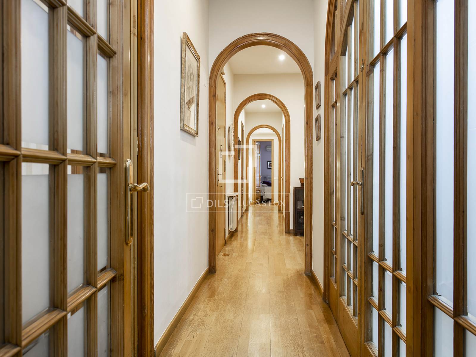 Apartment in Barcelona, Spain 3 bedrooms, 137 sq.m. No. 192741