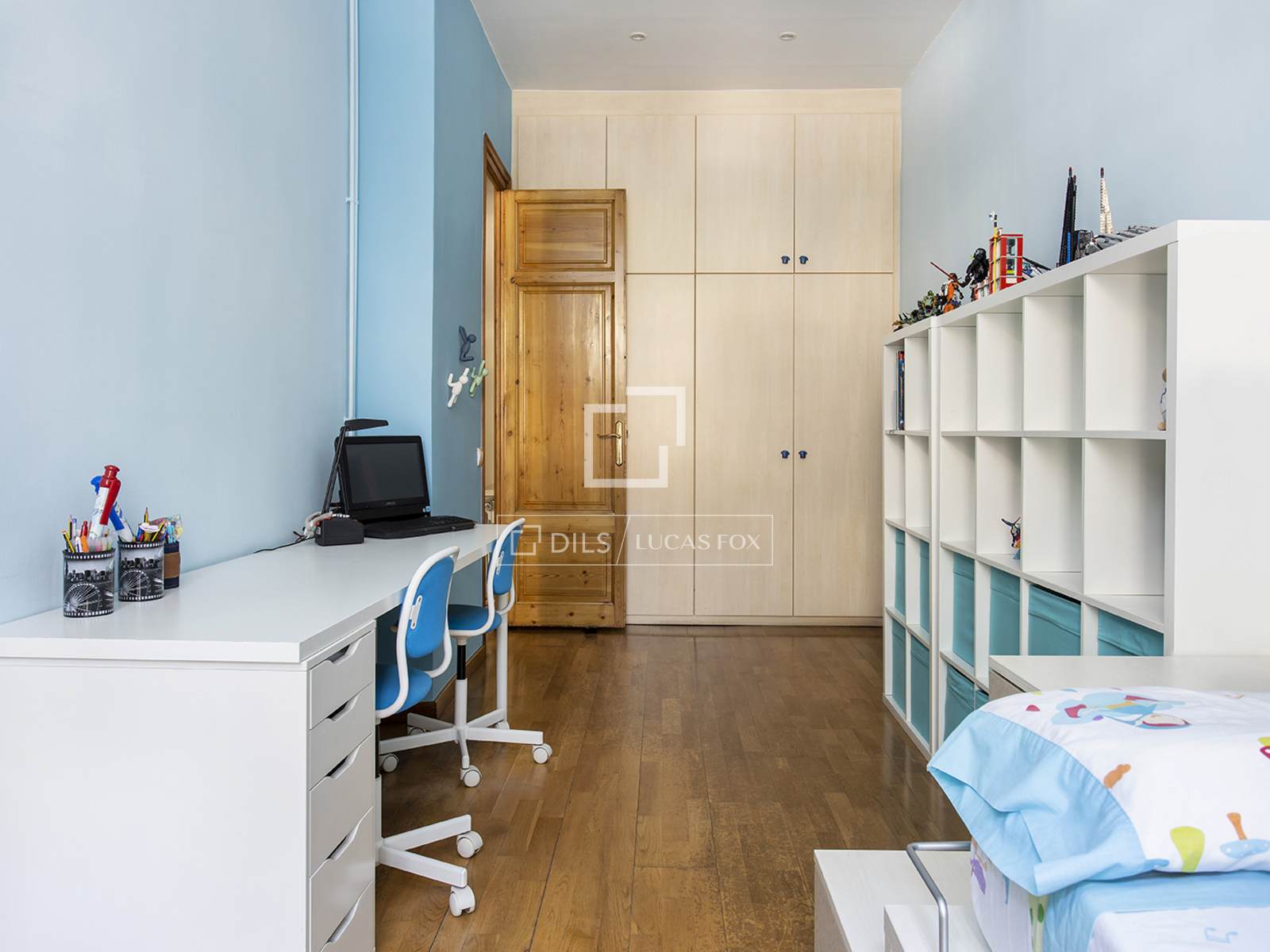 Apartment in Barcelona, Spain 3 bedrooms, 137 sq.m. No. 192741