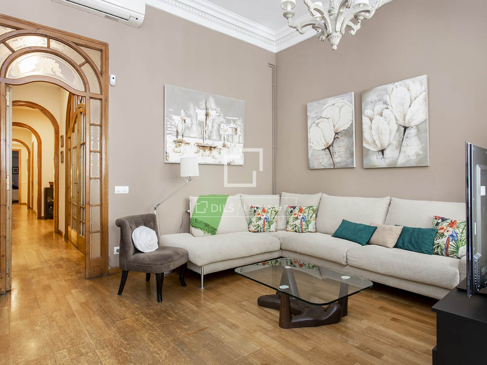 Apartment in Barcelona, Spain 3 bedrooms, 137 sq.m. No. 192741