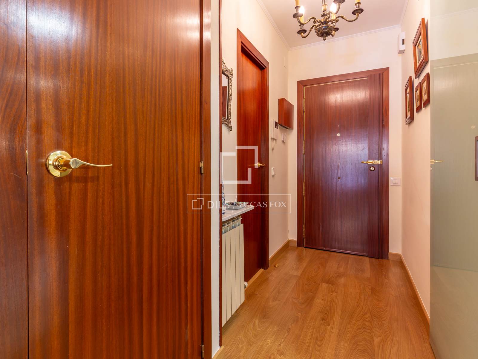 Villa à Sant Just Desvern, Barcelona, Espagne 4 chambres, 168 m2 No. 192736