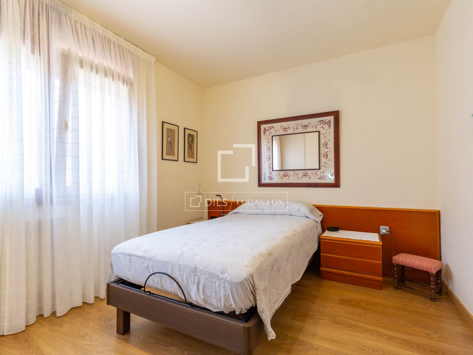 Villa à Sant Just Desvern, Barcelona, Espagne 4 chambres, 168 m2 No. 192736