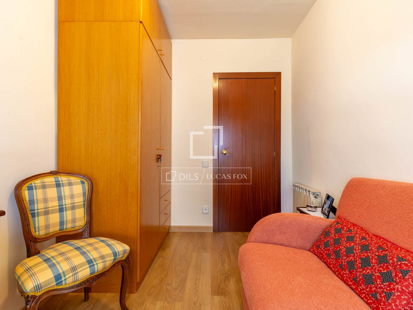 Villa à Sant Just Desvern, Barcelona, Espagne 4 chambres, 168 m2 No. 192736