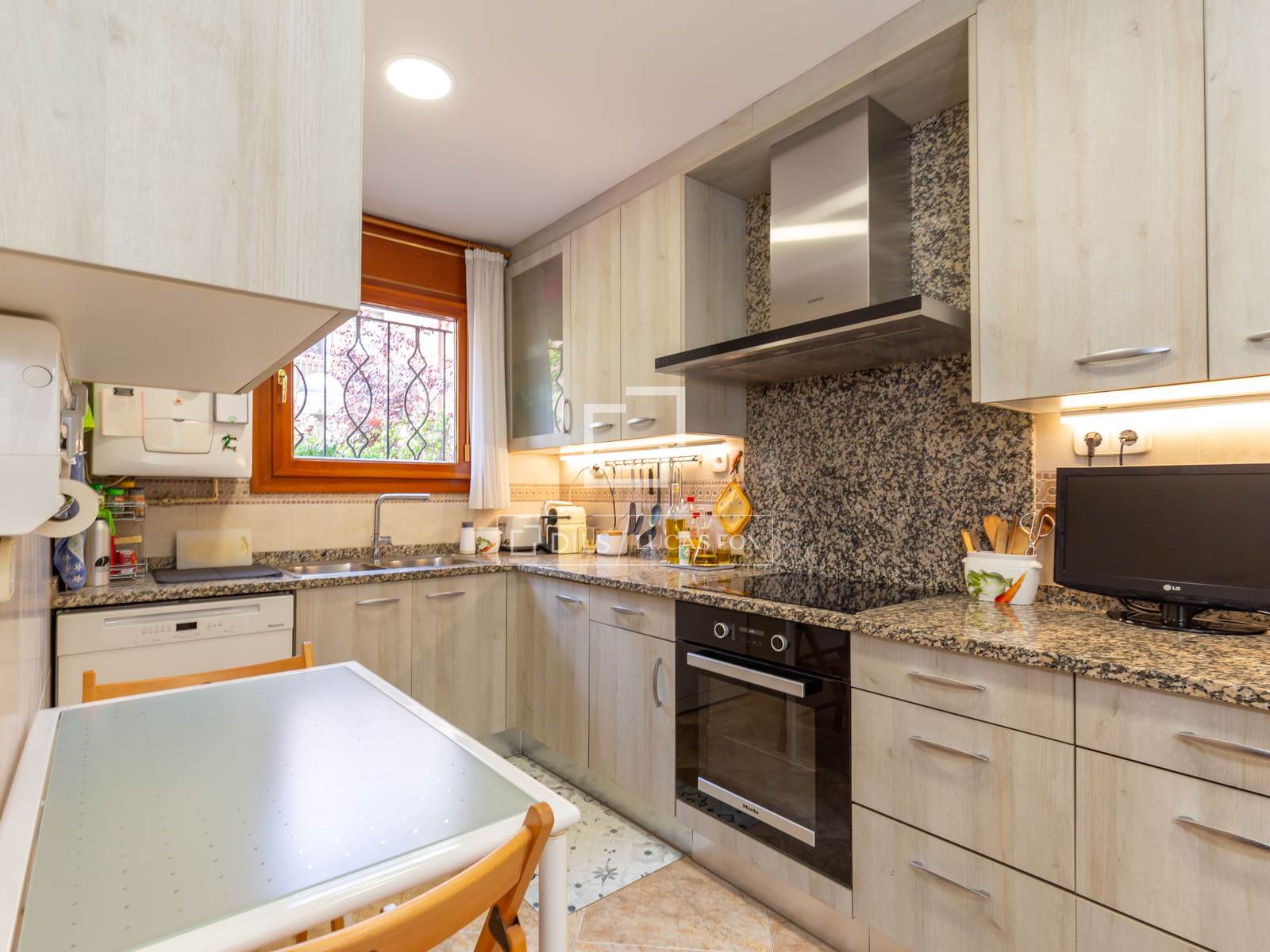 Villa à Sant Just Desvern, Barcelona, Espagne 4 chambres, 168 m2 No. 192736