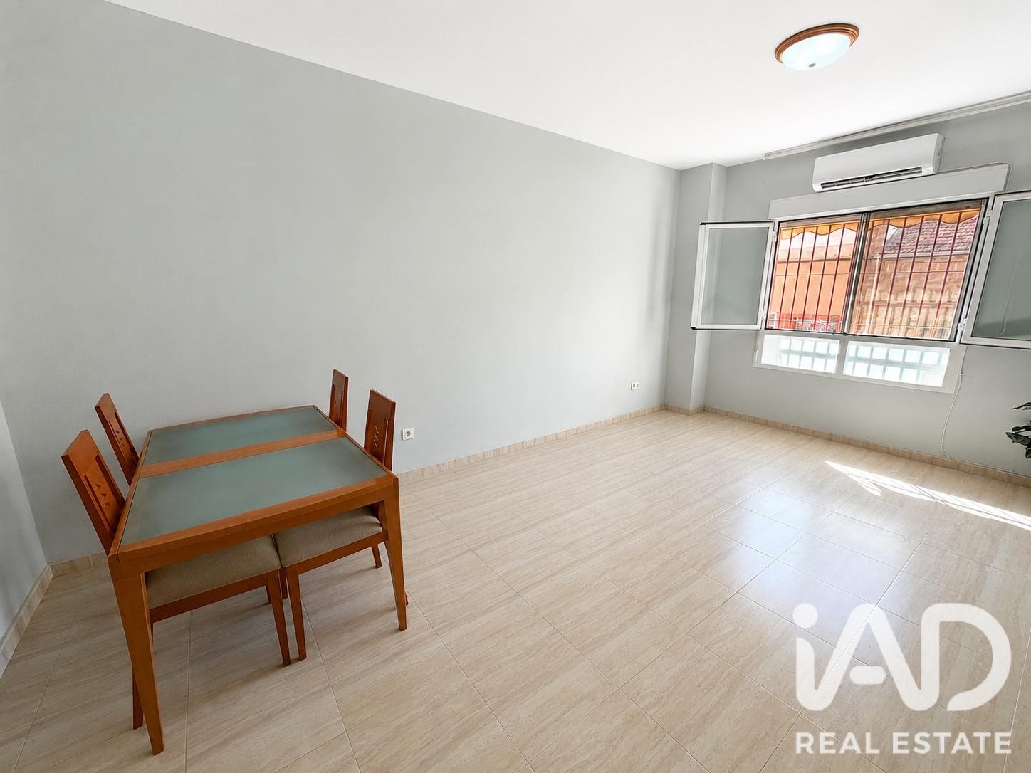 Lägenhet i Alicante, Spanien 3 sovrum, 120 kvm. Nr. 192100